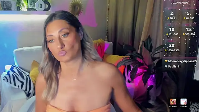 SarahAlluring online show from May 25, 4:50 pm