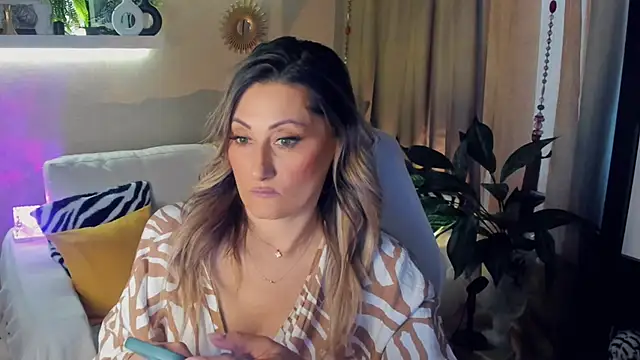 SarahAlluring online show from May 14, 3:07 pm