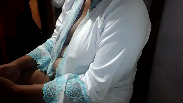 Sydneyputinha online show from March 19, 11:31 pm