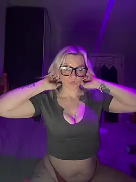 Curvy-Cleo online show from February 12, 9:16 pm