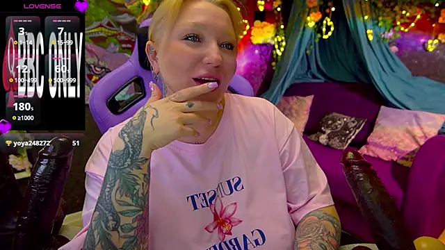 BlackedBarbie online show from July 9, 9:50 pm