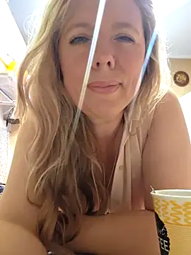Irina3718 online show from May 6, 3:38 pm