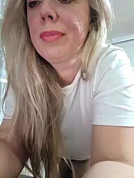 Irina3718 online show from March 12, 4:53 pm