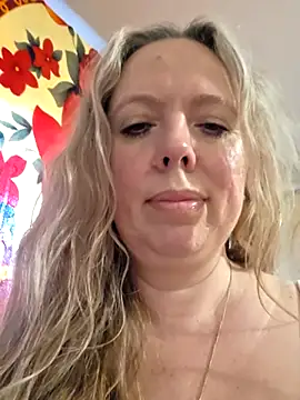 Irina3718 online show from May 13, 3:07 pm
