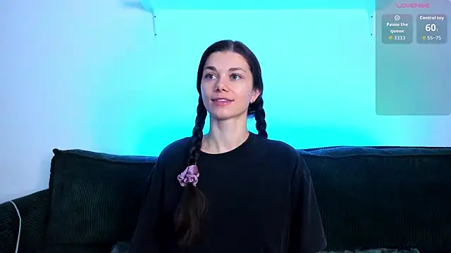 Eva McCoy online show from December 3, 9:33 am