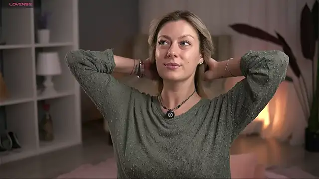 AnnastasiaMills online show from May 21, 8:07 pm