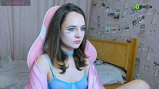 Elaine Hard online show from November 18, 8:54 pm