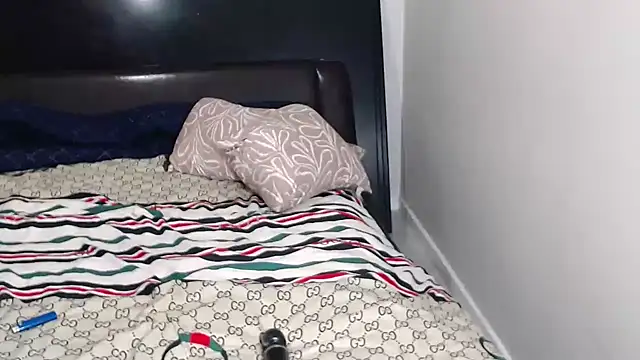 LustyDeziree1 online show from April 22, 10:40 pm