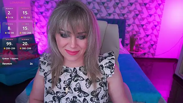 CandyLadyyy online show from May 11, 8:17 pm