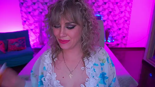 CandyLadyyy online show from May 18, 4:07 am