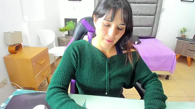 Tania Duque online show from May 19, 1:51 pm