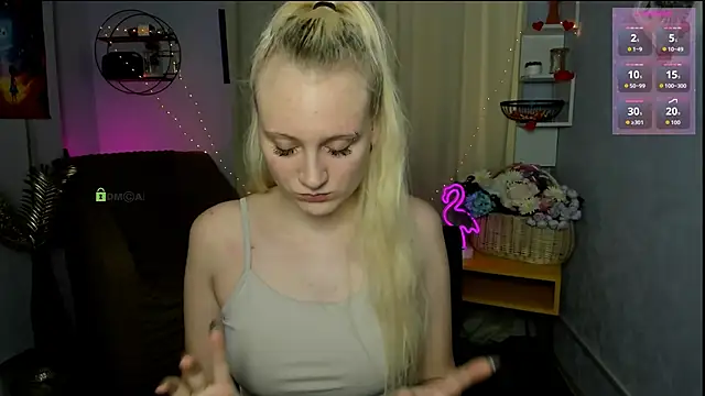 madam uliis online show from May 15, 12:41 pm