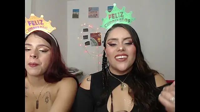 nicky andcamil online show from November 16, 11:38 pm