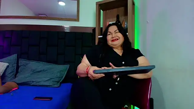 EllenaBoobs  online show from May 13, 4:07 am