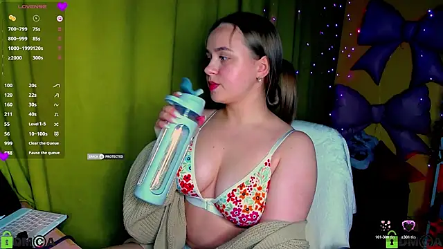 Lilysweet13 online show from May 17, 9:36 pm