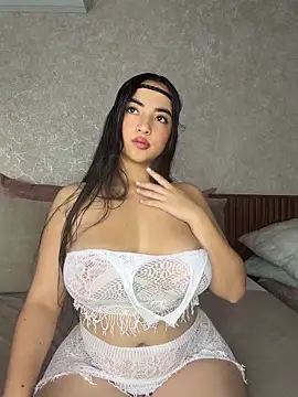 alisonnwalker2025 online show from May 4, 12:09 pm