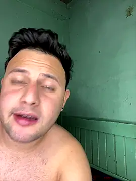 Milanyvero  online show from December 20, 4:16 am