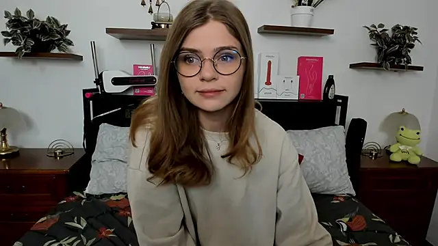 HaleyReedme online show from May 3, 6:50 am