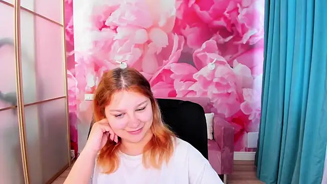 AngelinaLow online show from May 18, 11:27 am