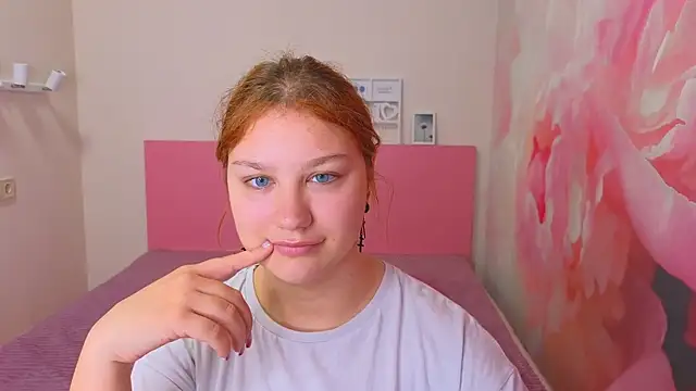 AngelinaLow online show from May 19, 11:28 am