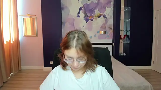 Snapshot of AngelinaLow chatting on September 27, 11:28 am AngelinaLow online show from September 27, 11:28 am