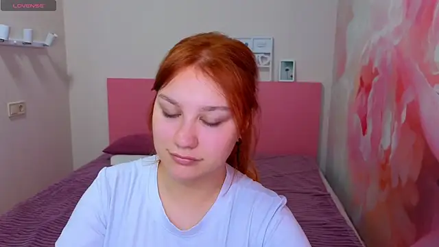 AngelinaLow online show from May 29, 11:30 am