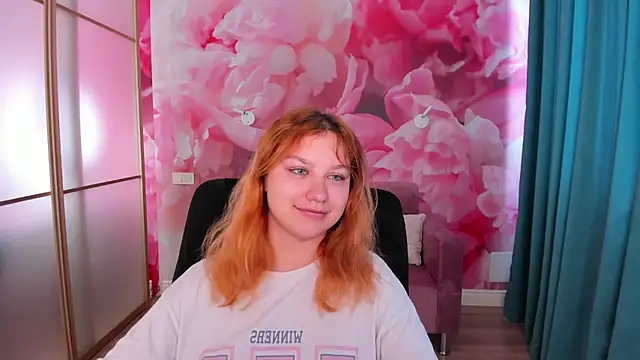 AngelinaLow online show from May 16, 11:31 am