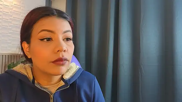 TiffanyWalk online show from April 9, 12:32 pm