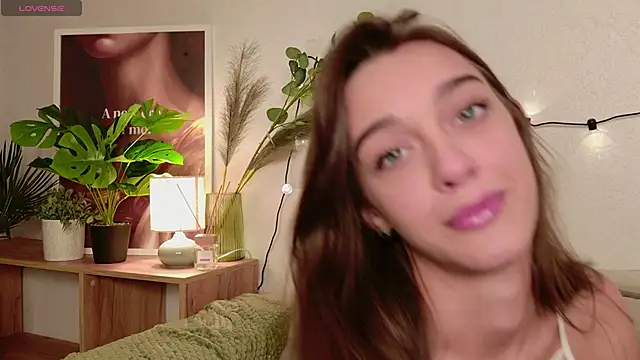 Elli Lourence online show from November 18, 10:44 pm