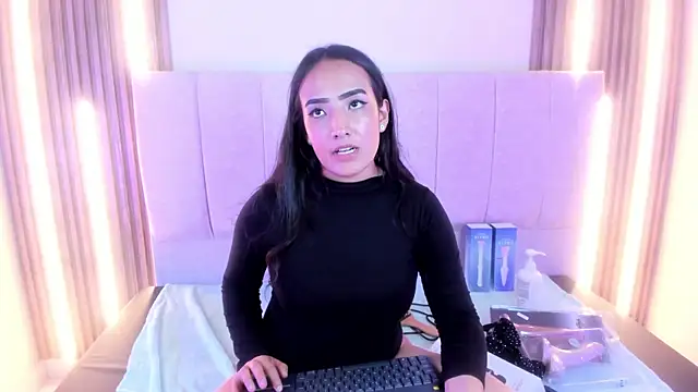 Alice 26  online show from April 8, 8:11 pm