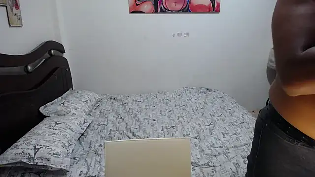 Tu-Reina online show from October 10, 3:00 am