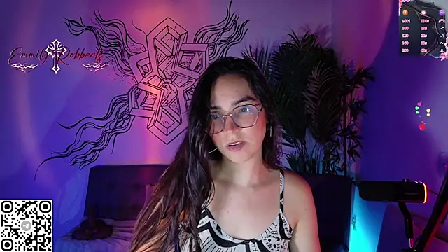 Emmi Roberts online show from May 8, 3:21 am
