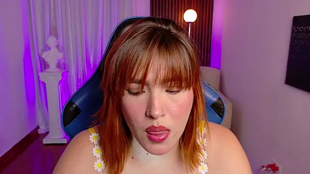 karla hill 28 online show from May 23, 3:27 am