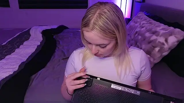 margot robbie7 online show from May 20, 1:57 am