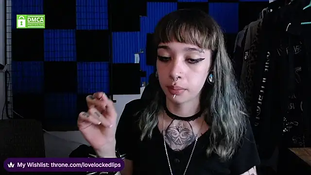 lovelockedlips online show from May 7, 1:21 am