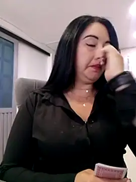 melisamoon  online show from April 9, 9:09 pm