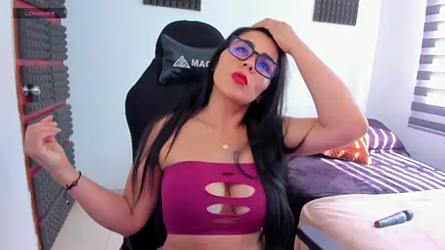 hannarusso online show from May 18, 7:09 pm