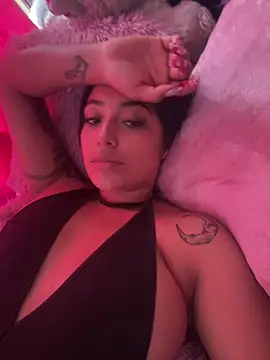 KatianPierce online show from May 11, 1:13 pm