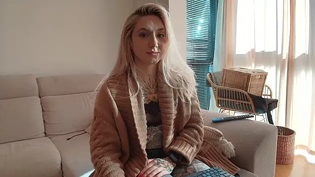 tattoobbgirl online show from May 8, 4:21 pm