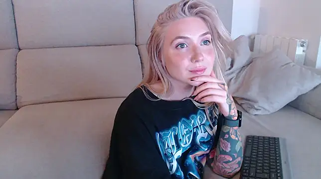 tattoobbgirl online show from September 27, 6:59 pm