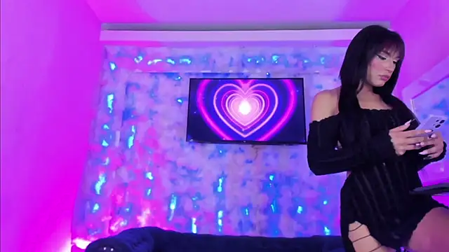 The Hot Ts Dolls online show from May 9, 5:31 am