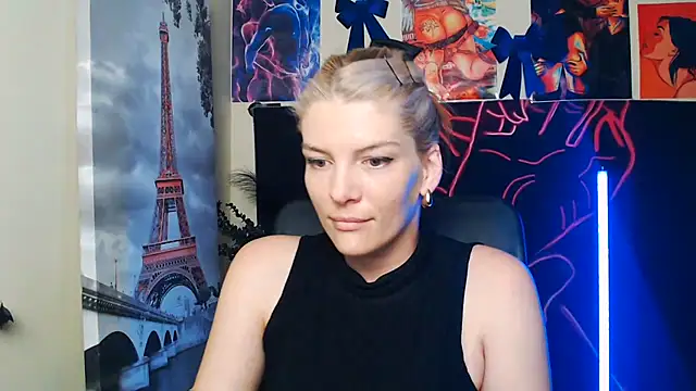VanessaRey  online show from May 26, 4:50 pm