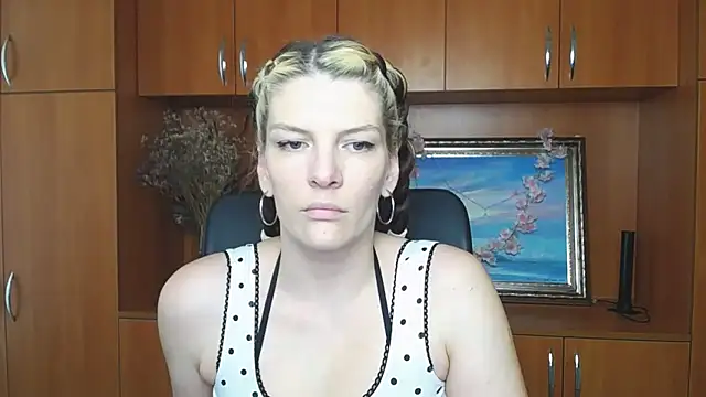 VanessaRey  online show from May 2, 2:53 pm