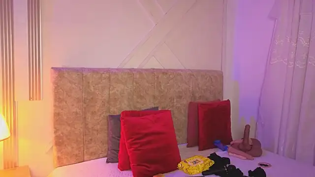 angelinarouse  online show from May 17, 3:38 am