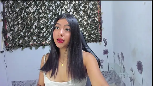 Sarahbrowm  online show from October 3, 5:18 pm