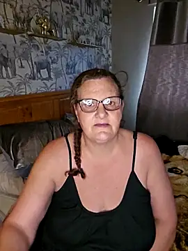 MissQueenBeex online show from May 5, 6:22 pm
