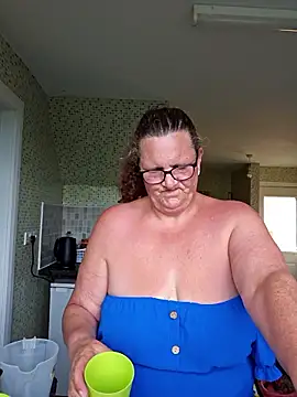 MissQueenBeex online show from May 30, 6:16 pm