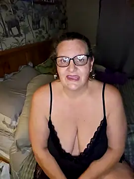 MissQueenBeex online show from February 27, 8:52 pm