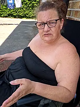 MissQueenBeex online show from May 23, 12:14 pm