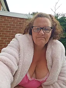 MissQueenBeex online show from June 15, 8:03 am